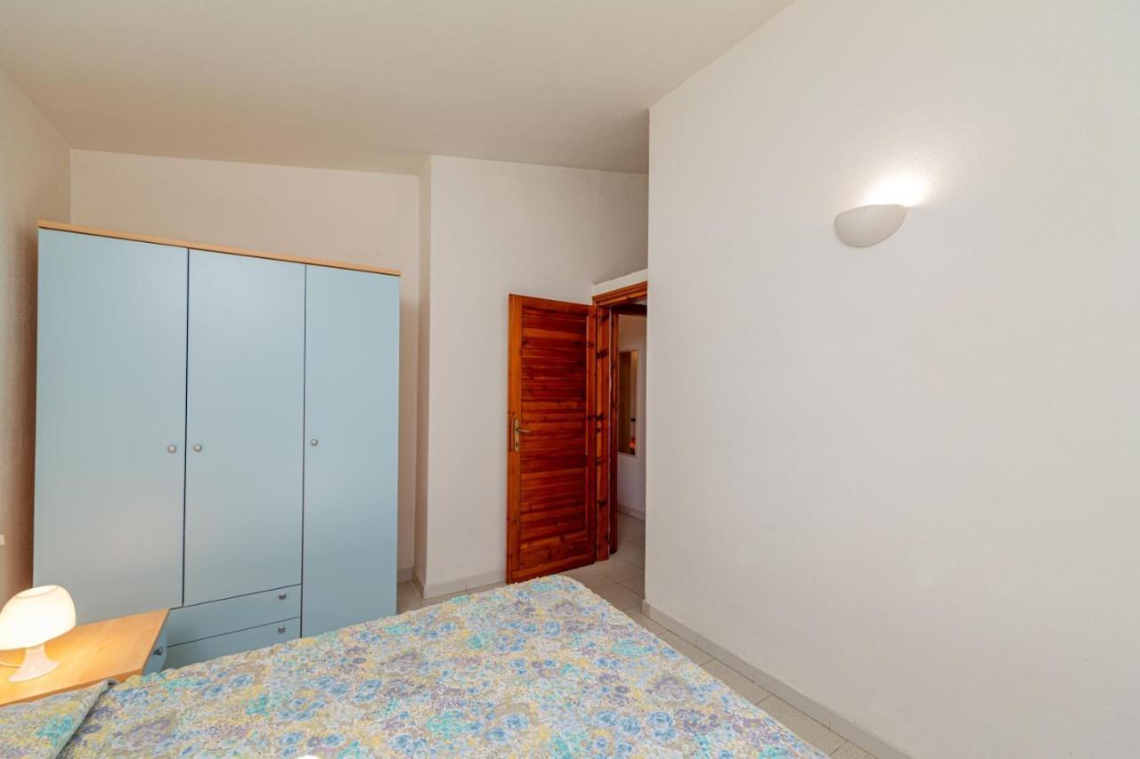 Appartamento Trilocale Le Canne 6 Posti Letto Con Giardino Сан-Теодоро Екстер'єр фото