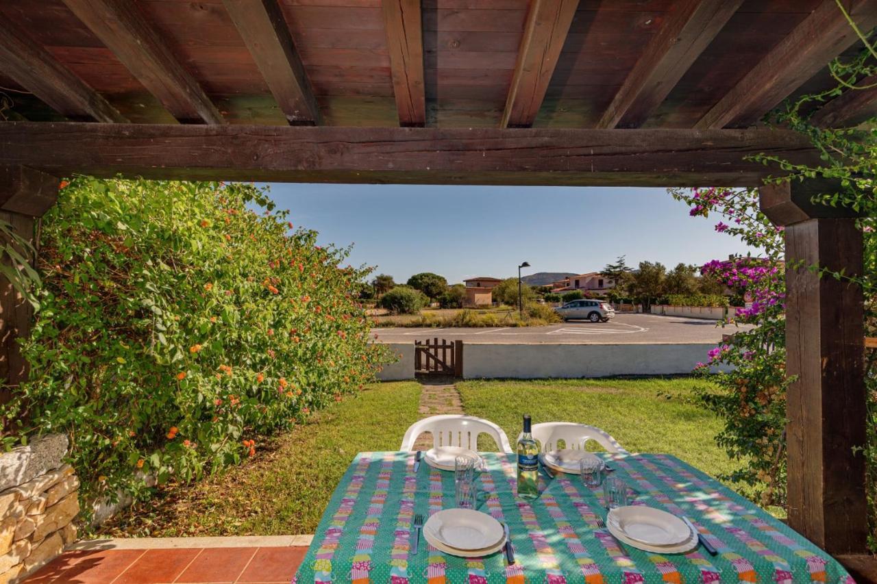 Appartamento Trilocale Le Canne 6 Posti Letto Con Giardino Сан-Теодоро Екстер'єр фото
