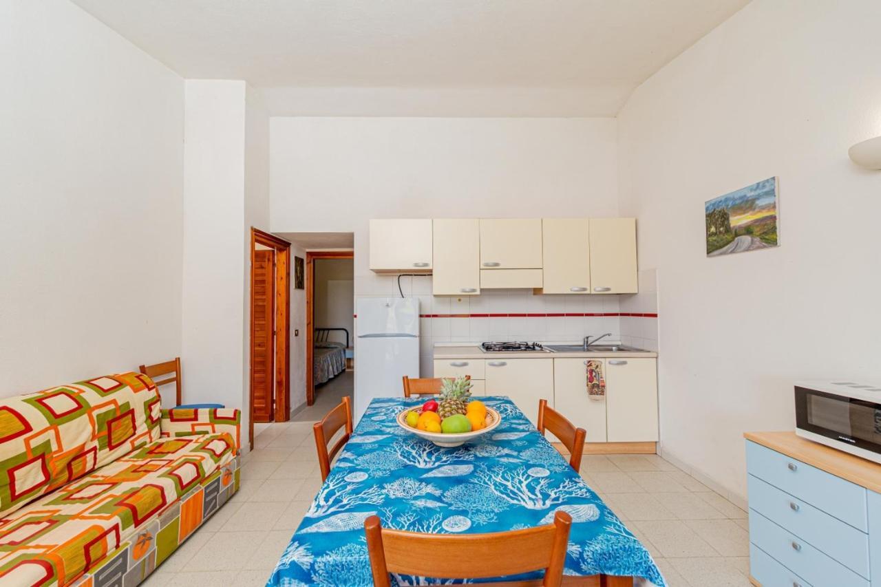 Appartamento Trilocale Le Canne 6 Posti Letto Con Giardino Сан-Теодоро Екстер'єр фото