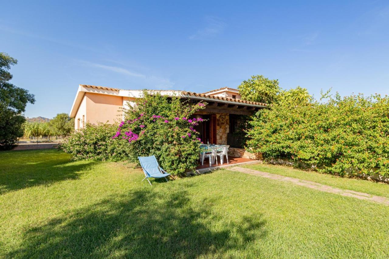 Appartamento Trilocale Le Canne 6 Posti Letto Con Giardino Сан-Теодоро Екстер'єр фото
