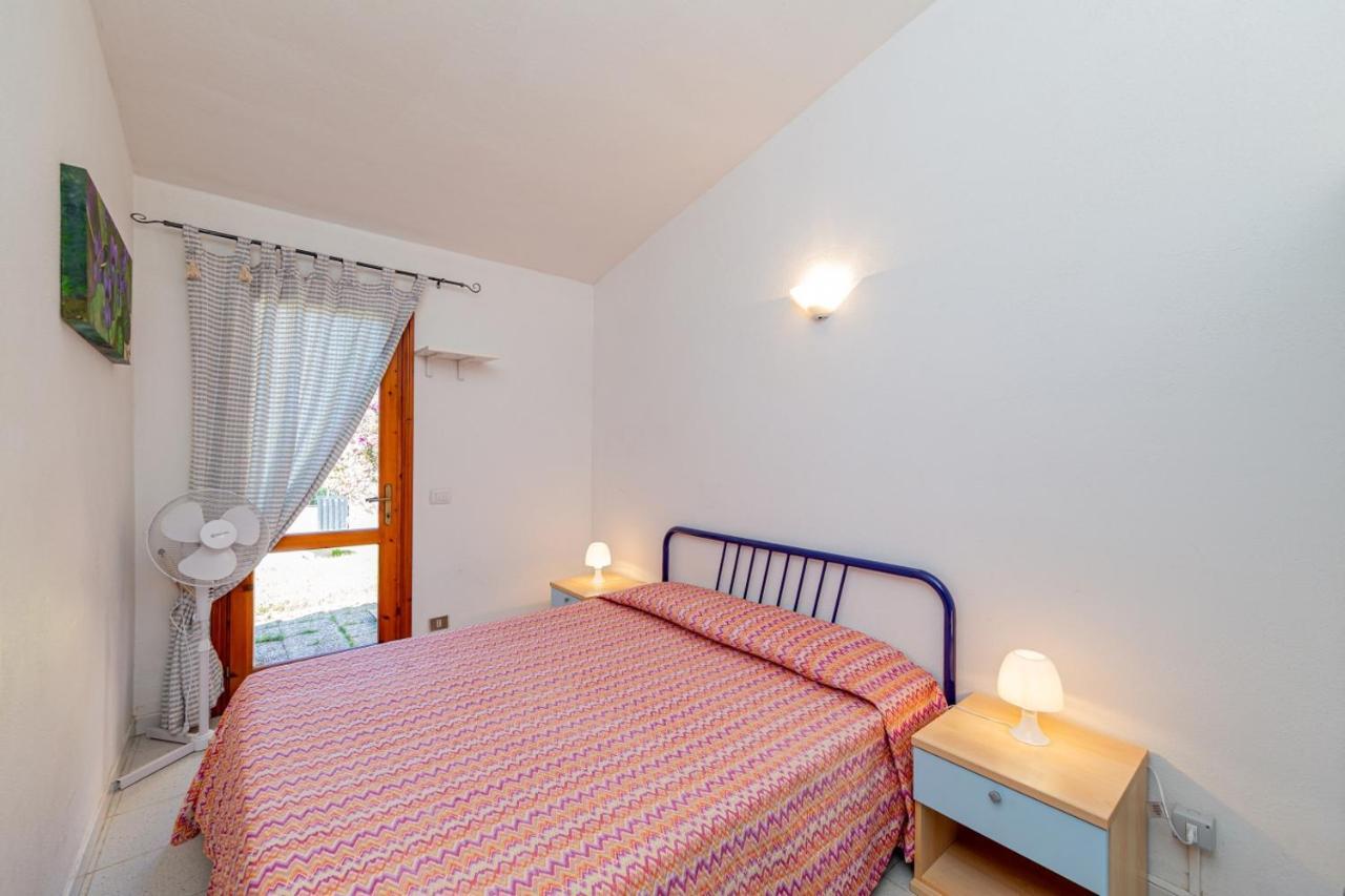 Appartamento Trilocale Le Canne 6 Posti Letto Con Giardino Сан-Теодоро Екстер'єр фото