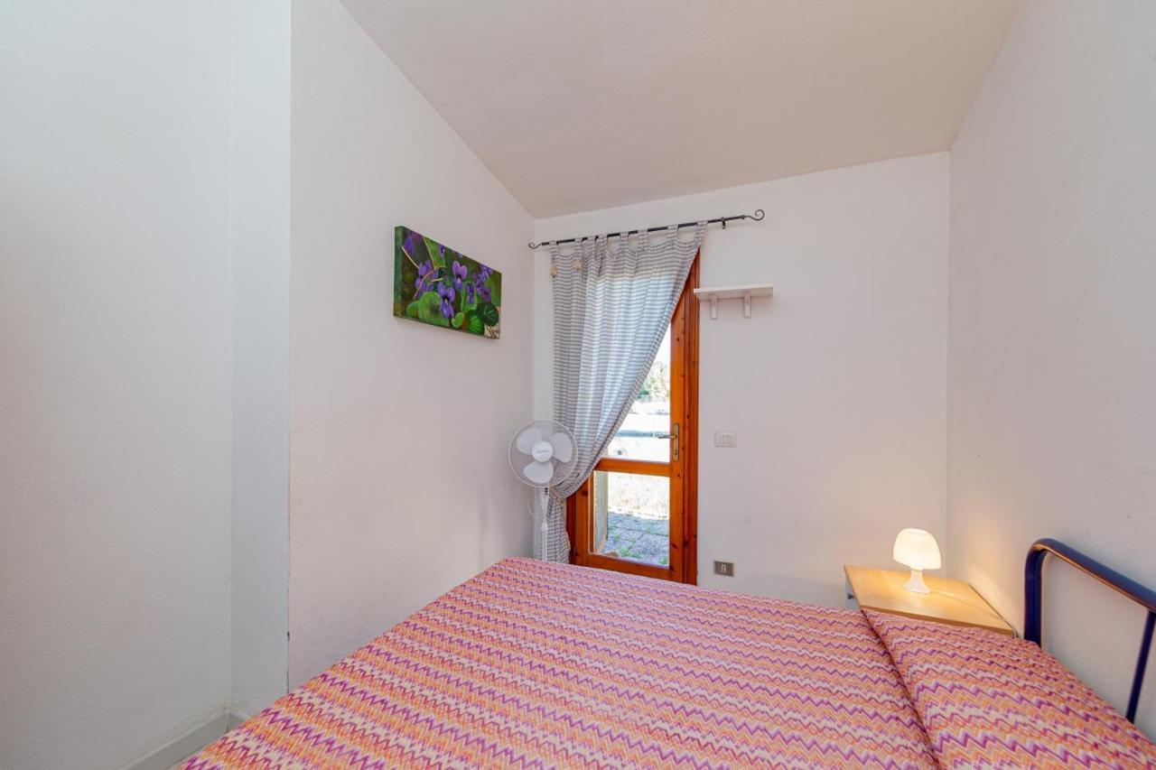Appartamento Trilocale Le Canne 6 Posti Letto Con Giardino Сан-Теодоро Екстер'єр фото